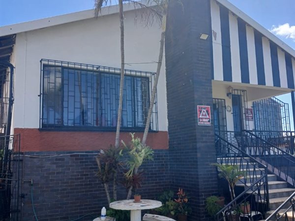 5 Bedroom House 5 Bedroom House