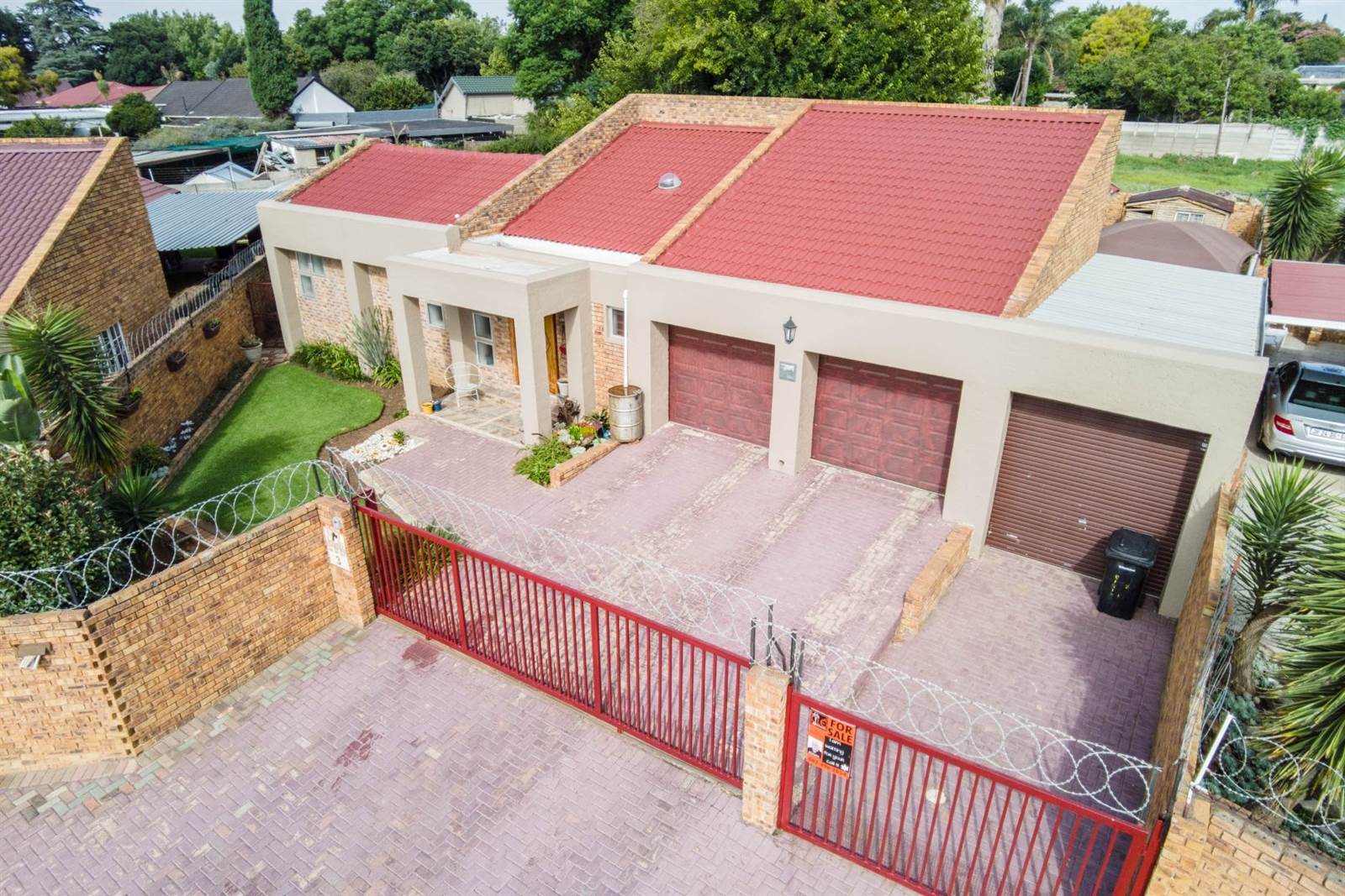 3 Bed House in Kempton Park Ext 4 photo number 2