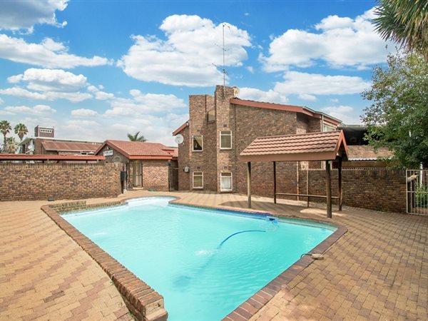 2 Bedroom Townhouse