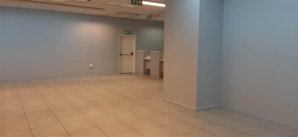 256  m² Commercial space in Pretoria Central photo number 3