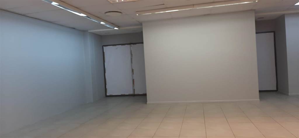 256  m² Commercial space in Pretoria Central photo number 12