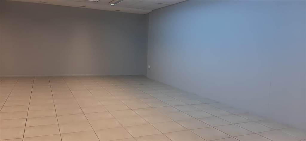 256  m² Commercial space in Pretoria Central photo number 5