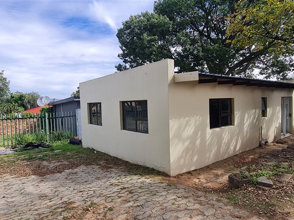 2 Bedroom Garden Cottage 2 Bedroom Garden Cottage