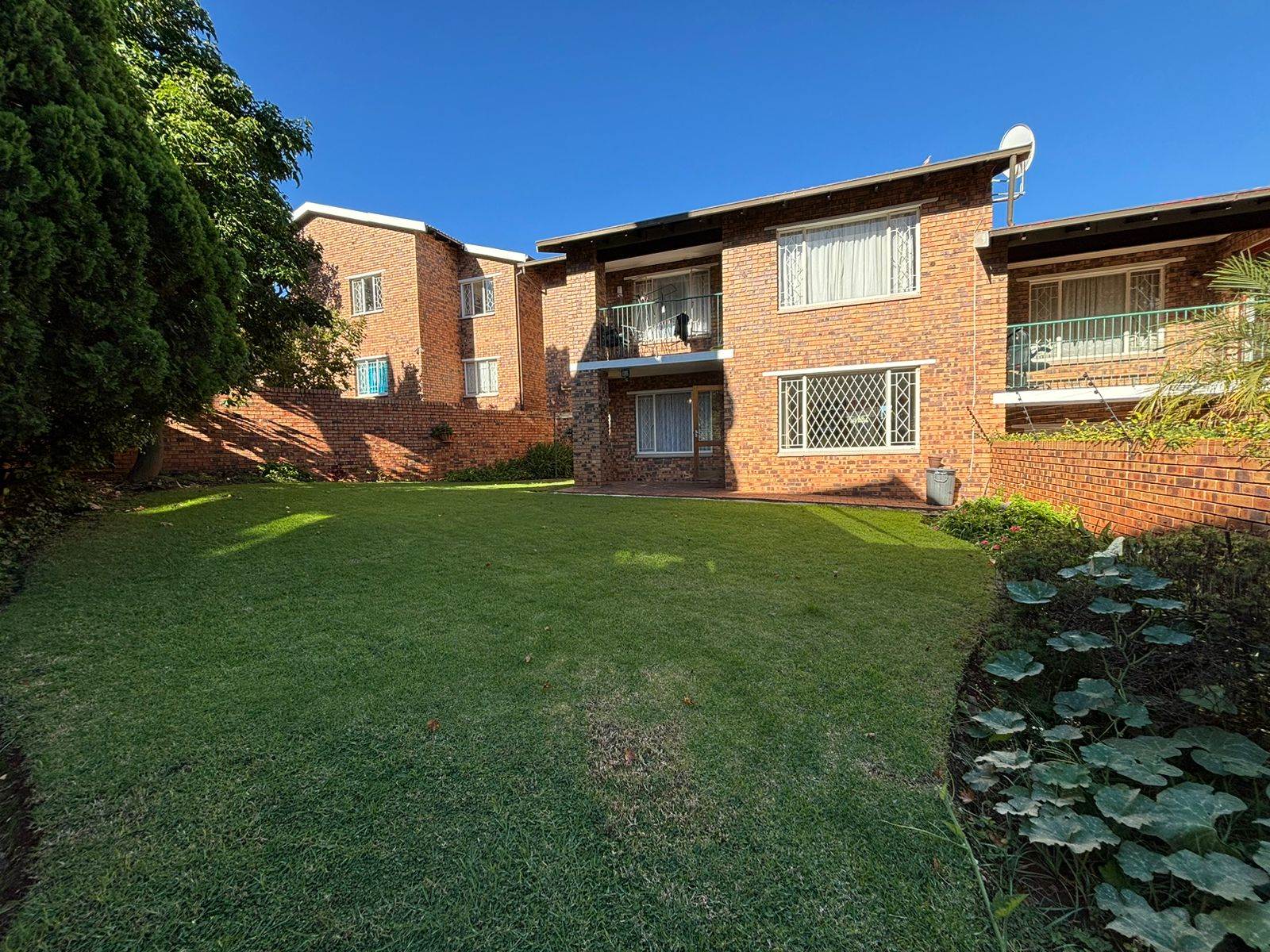 3 Bed Apartment in Northcliff photo number 15