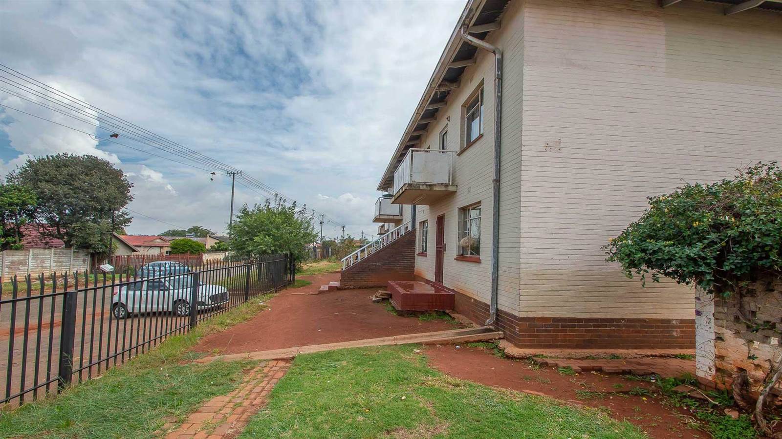 1 Bed Flat in Bosmont photo number 1