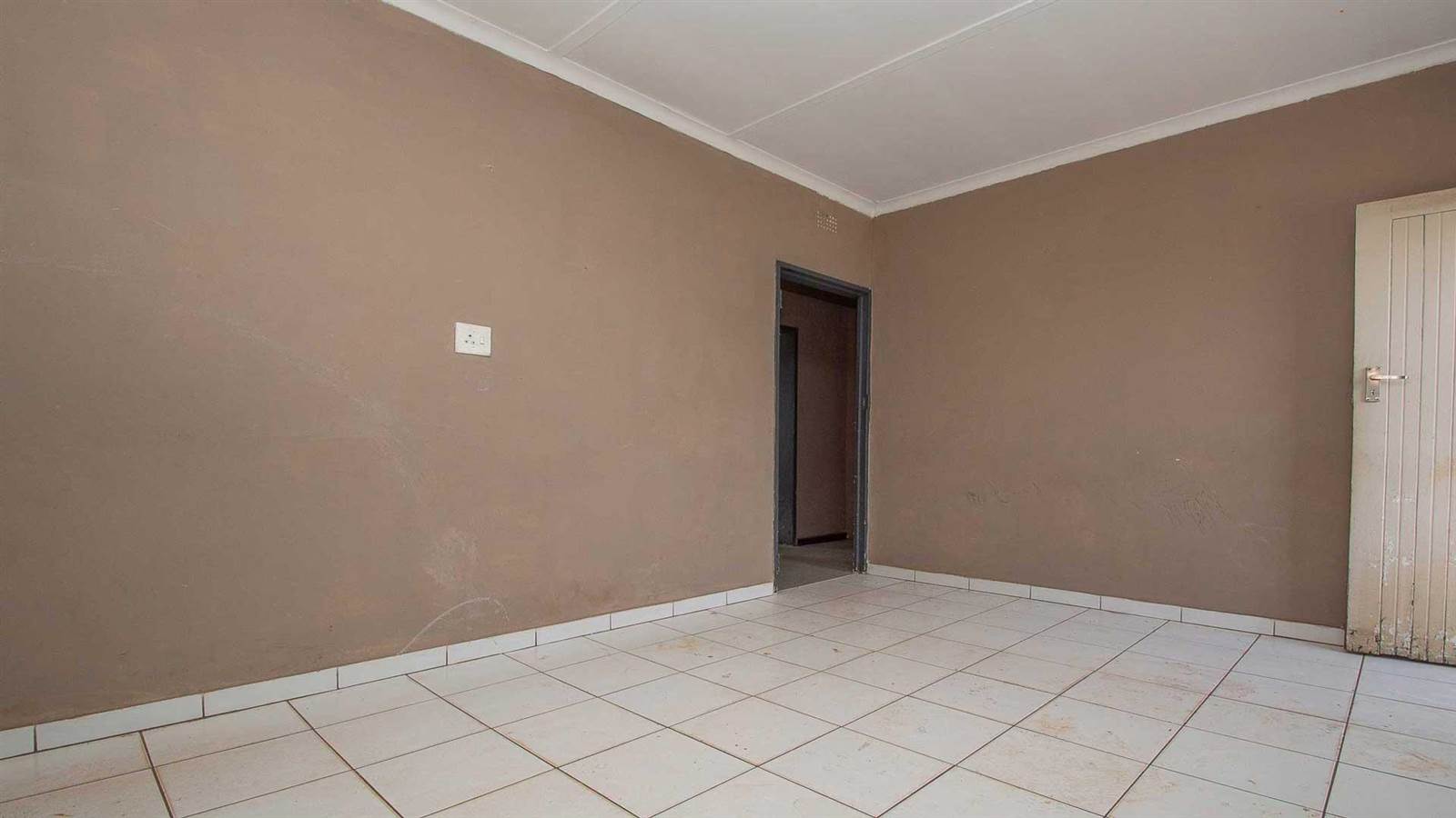 1 Bed Flat in Bosmont photo number 5