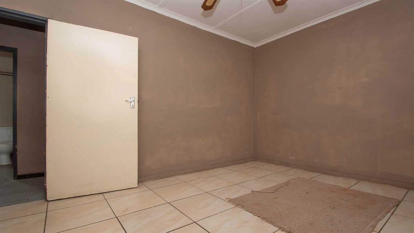 1 Bed Flat in Bosmont photo number 12