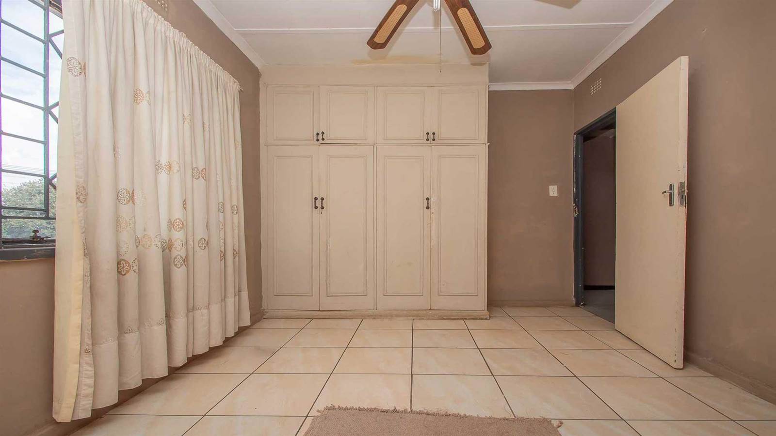 1 Bed Flat in Bosmont photo number 11