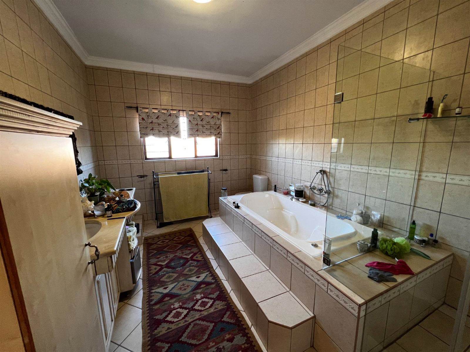 6 Bed House in Leeuwfontein Estate photo number 20