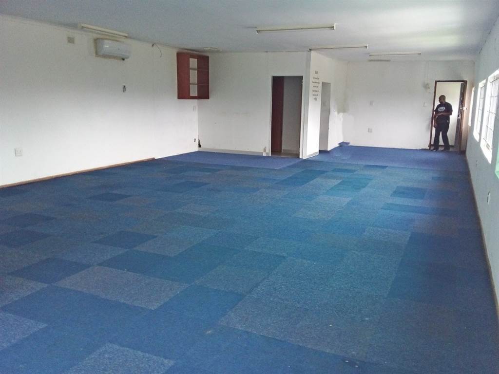 145  m² Commercial space in Doonside photo number 6