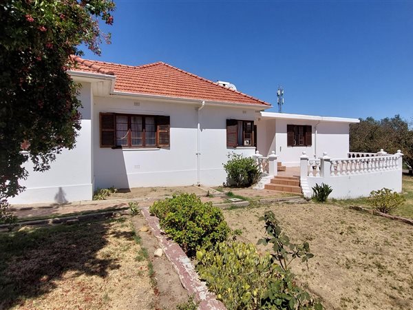 4 Bedroom House 4 Bedroom House