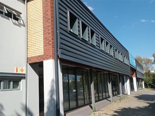 1999  m² Industrial space in Linbro Park