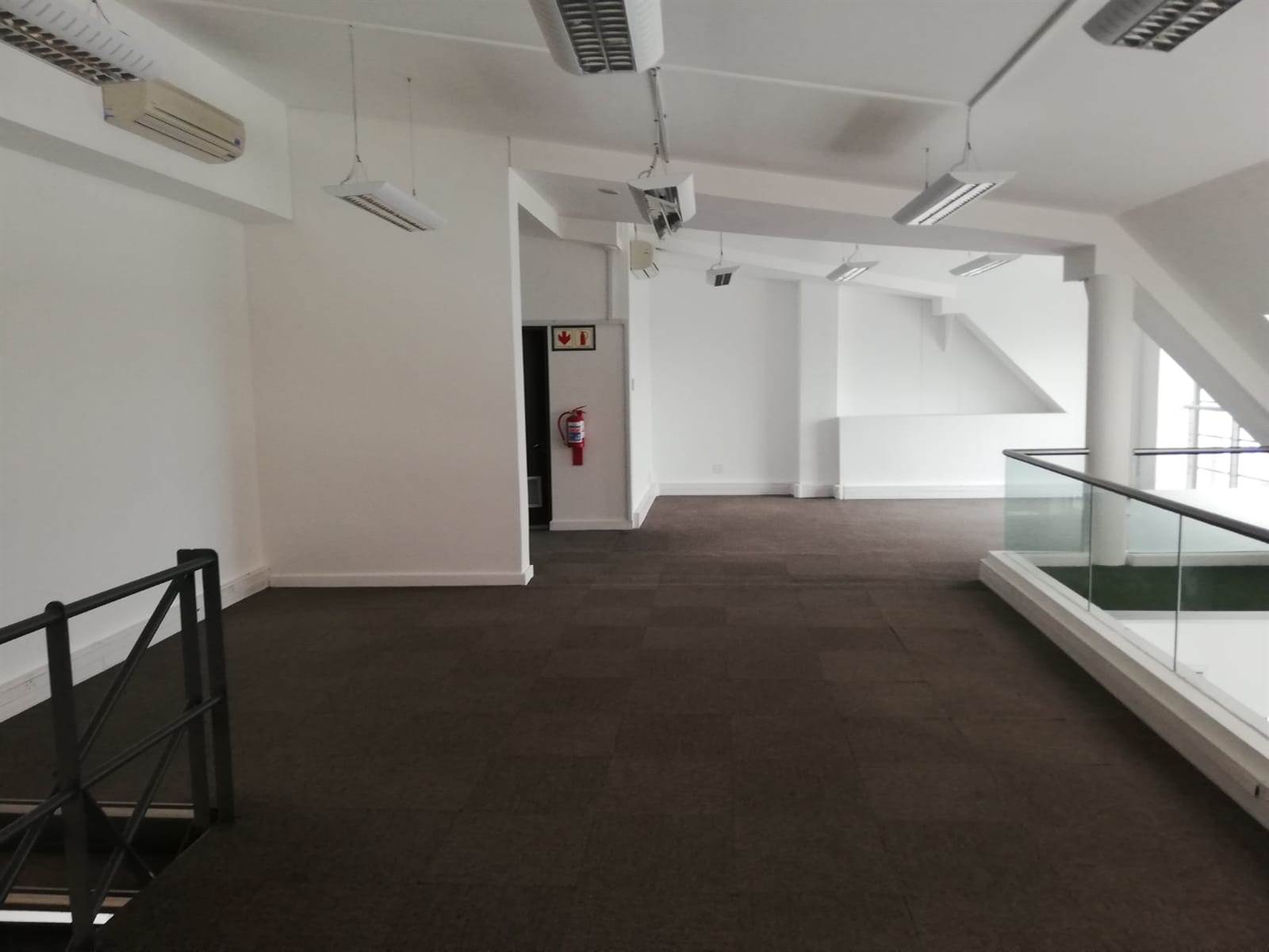 300  m² Office Space in Green Point photo number 6