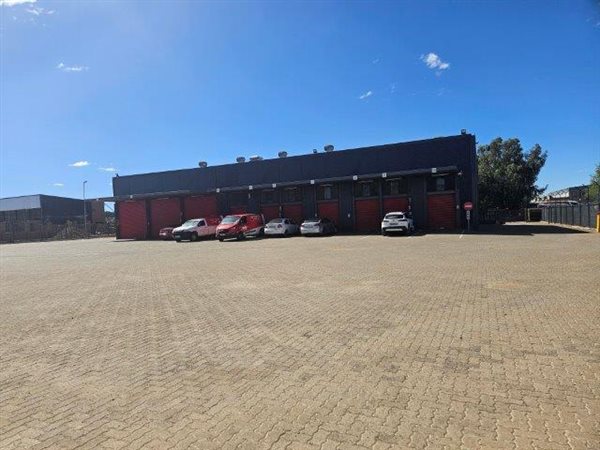950 m² Industrial space 950 m² Industrial space