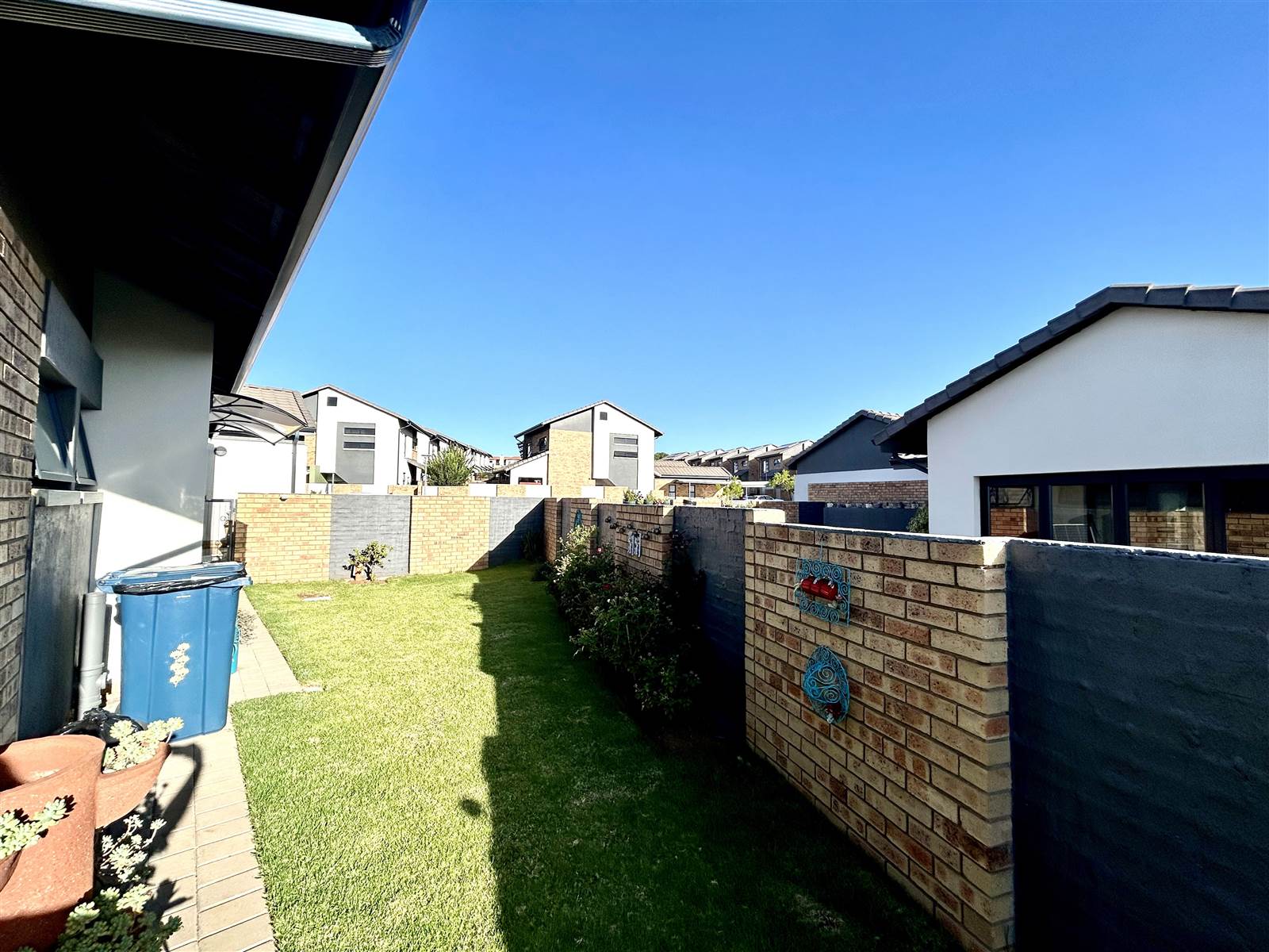 3 Bed Townhouse in Rooihuiskraal North photo number 28