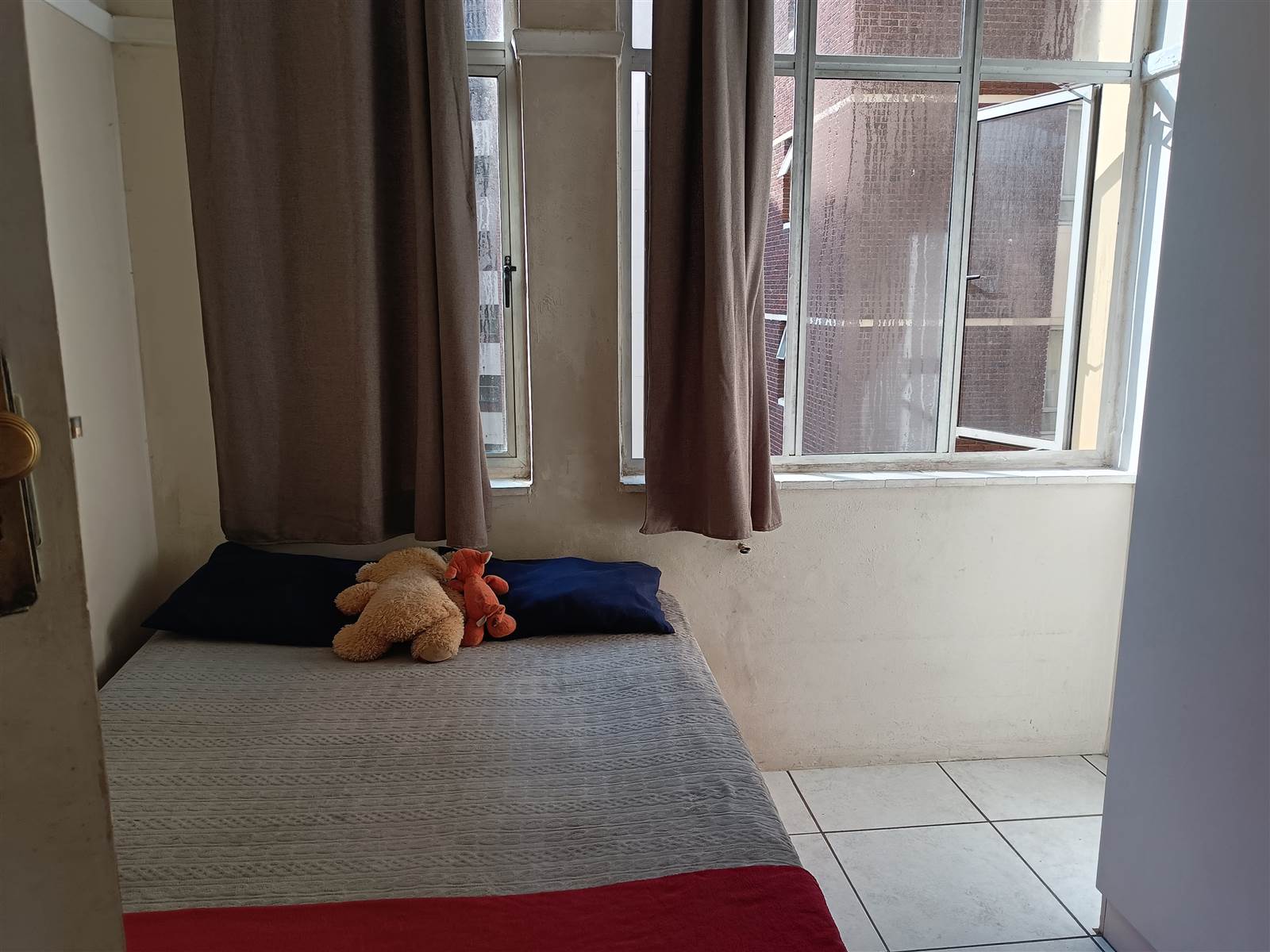 1.5 Bed House in Durban CBD photo number 5