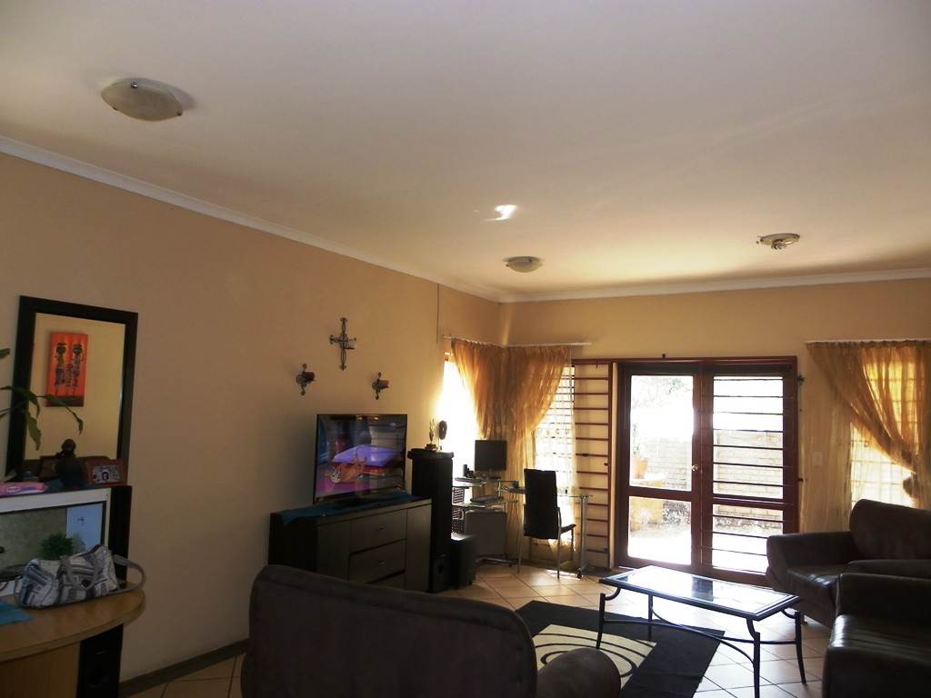 3 Bed Townhouse in Bergsig photo number 5