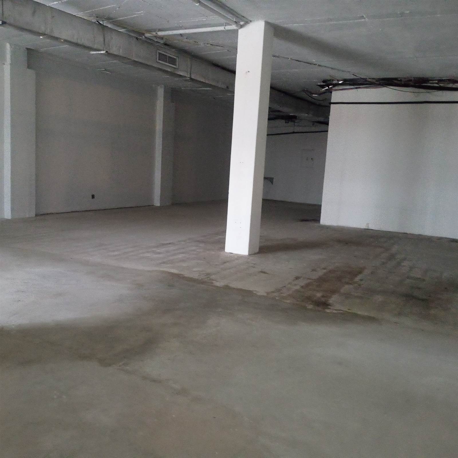 560  m² Office Space in Durban CBD photo number 2