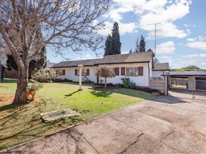 3 Bed House in Lambton Gardens