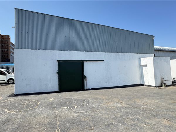 250  m² Industrial space