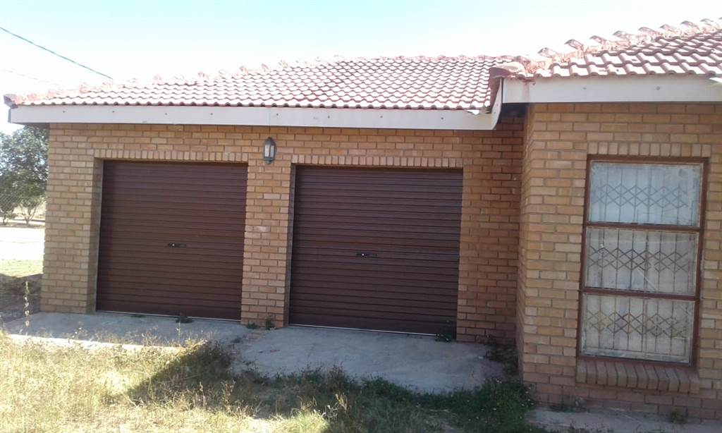 4 Bed House in Vlakfontein photo number 5