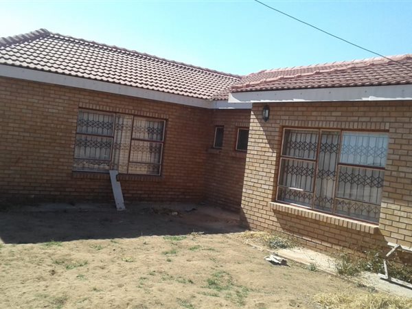 4 Bed House in Vlakfontein