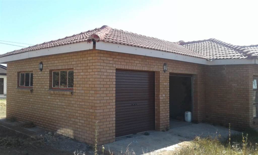 4 Bed House in Vlakfontein photo number 3