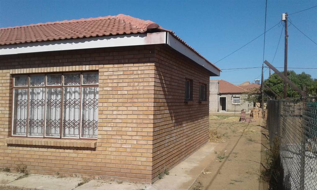 4 Bed House in Vlakfontein photo number 13
