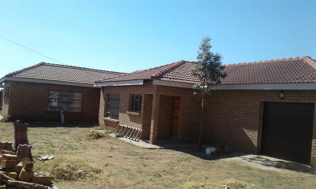 4 Bed House in Vlakfontein photo number 4