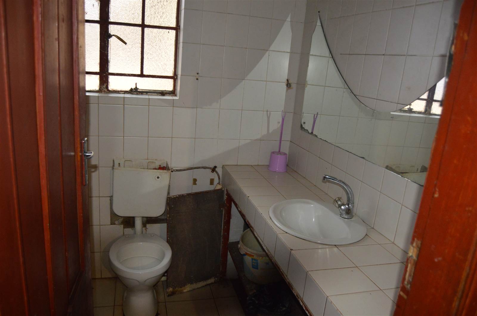 6 Bed Apartment in Yeoville photo number 13