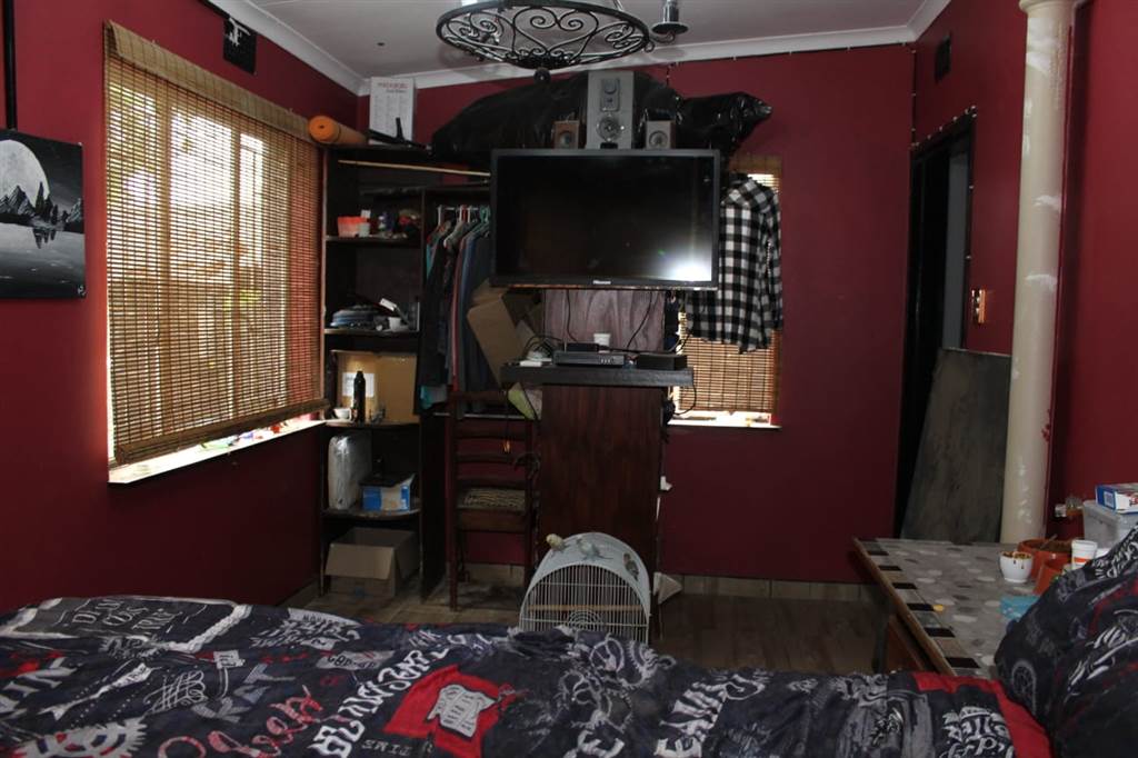 3 Bed House in Protea Park photo number 16