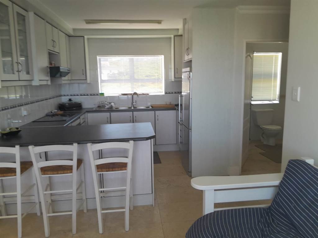 4 Bed House in Yzerfontein photo number 17