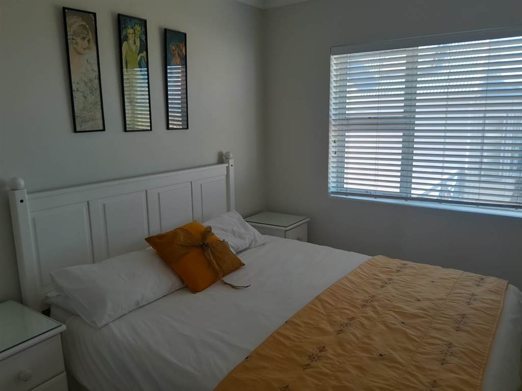 4 Bed House in Yzerfontein photo number 16