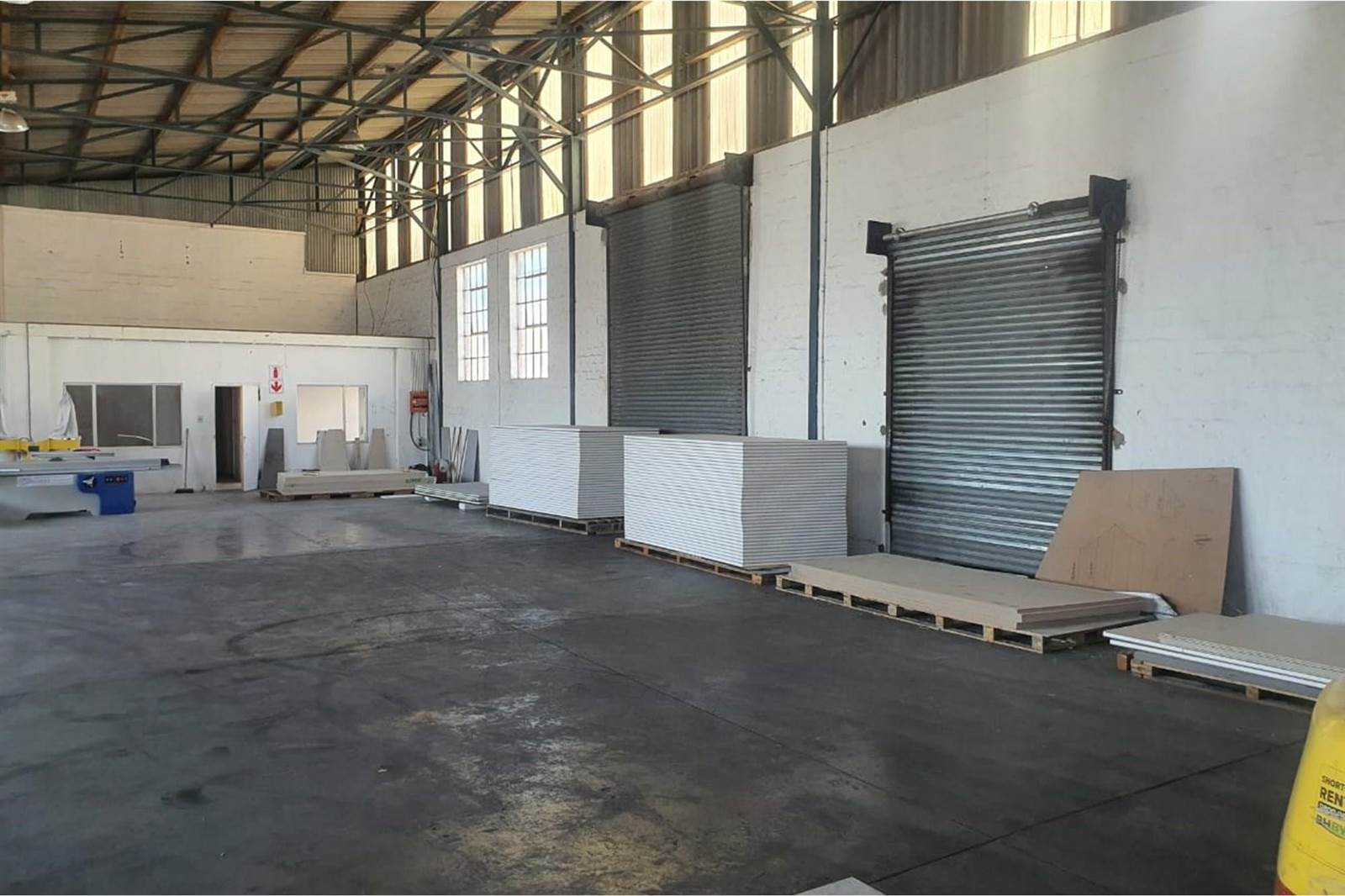 650  m² Industrial space in Deal Party photo number 6