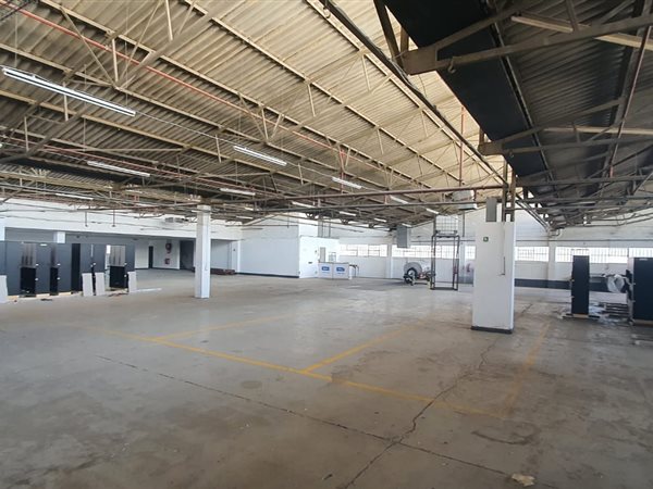 1800  m² Industrial space in Steeledale