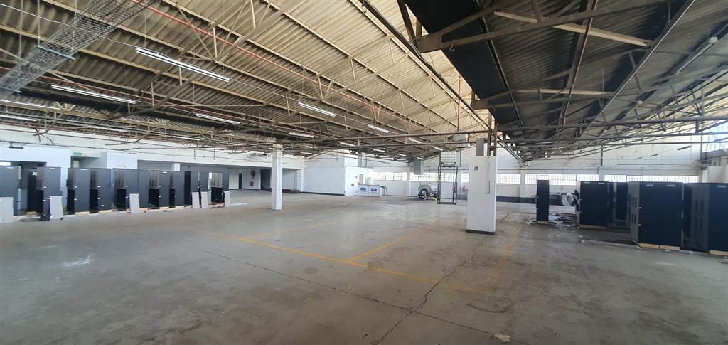 1800  m² Industrial space in Steeledale photo number 1