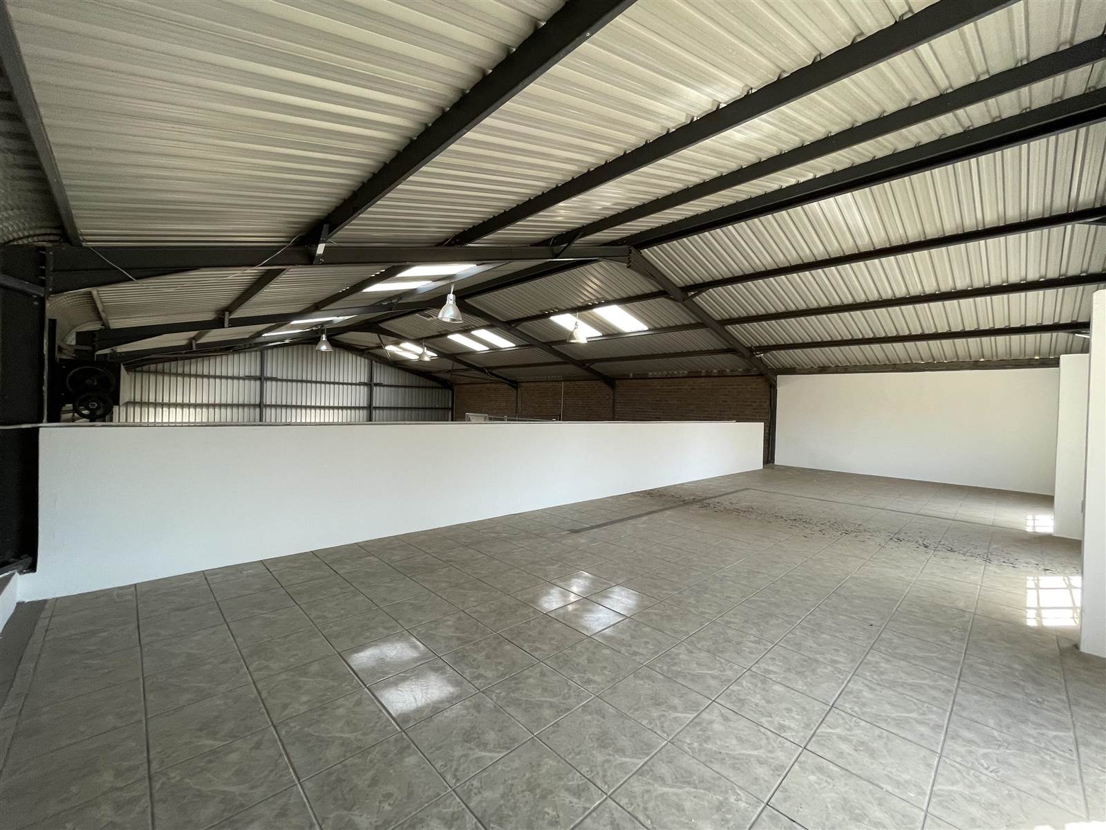 300  m² Industrial space in Anderbolt photo number 9