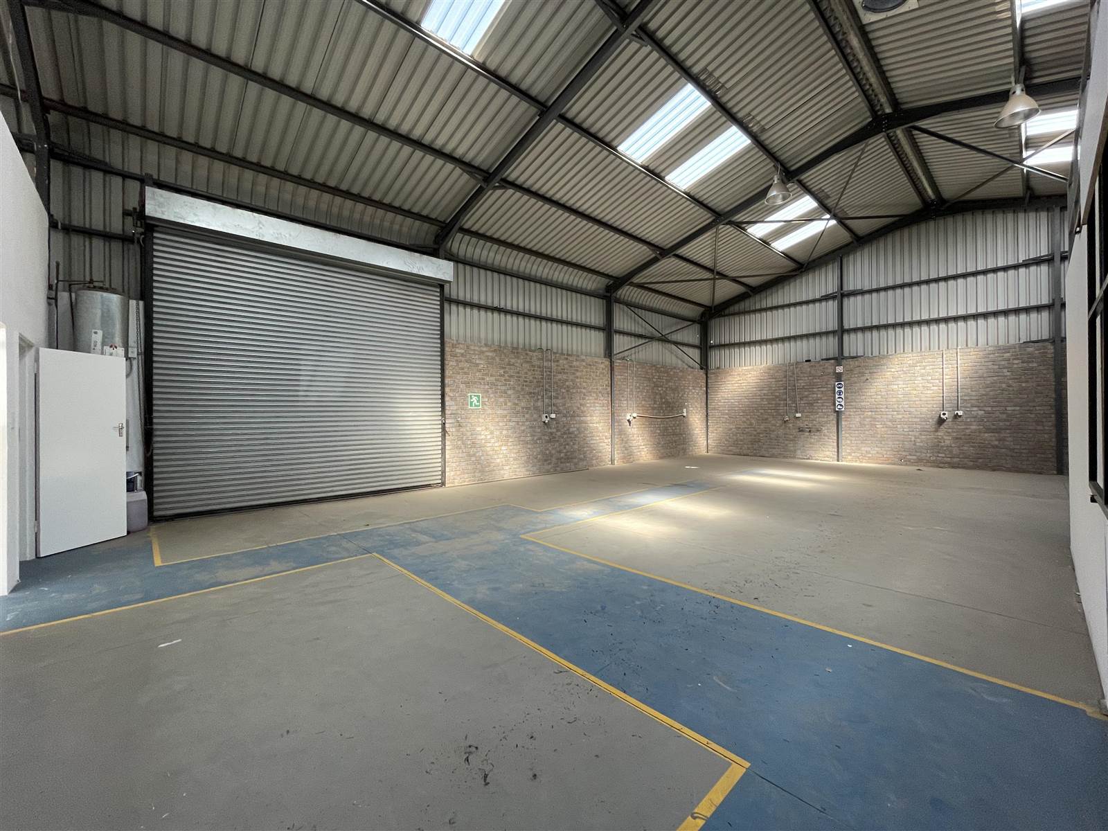 300  m² Industrial space in Anderbolt photo number 3