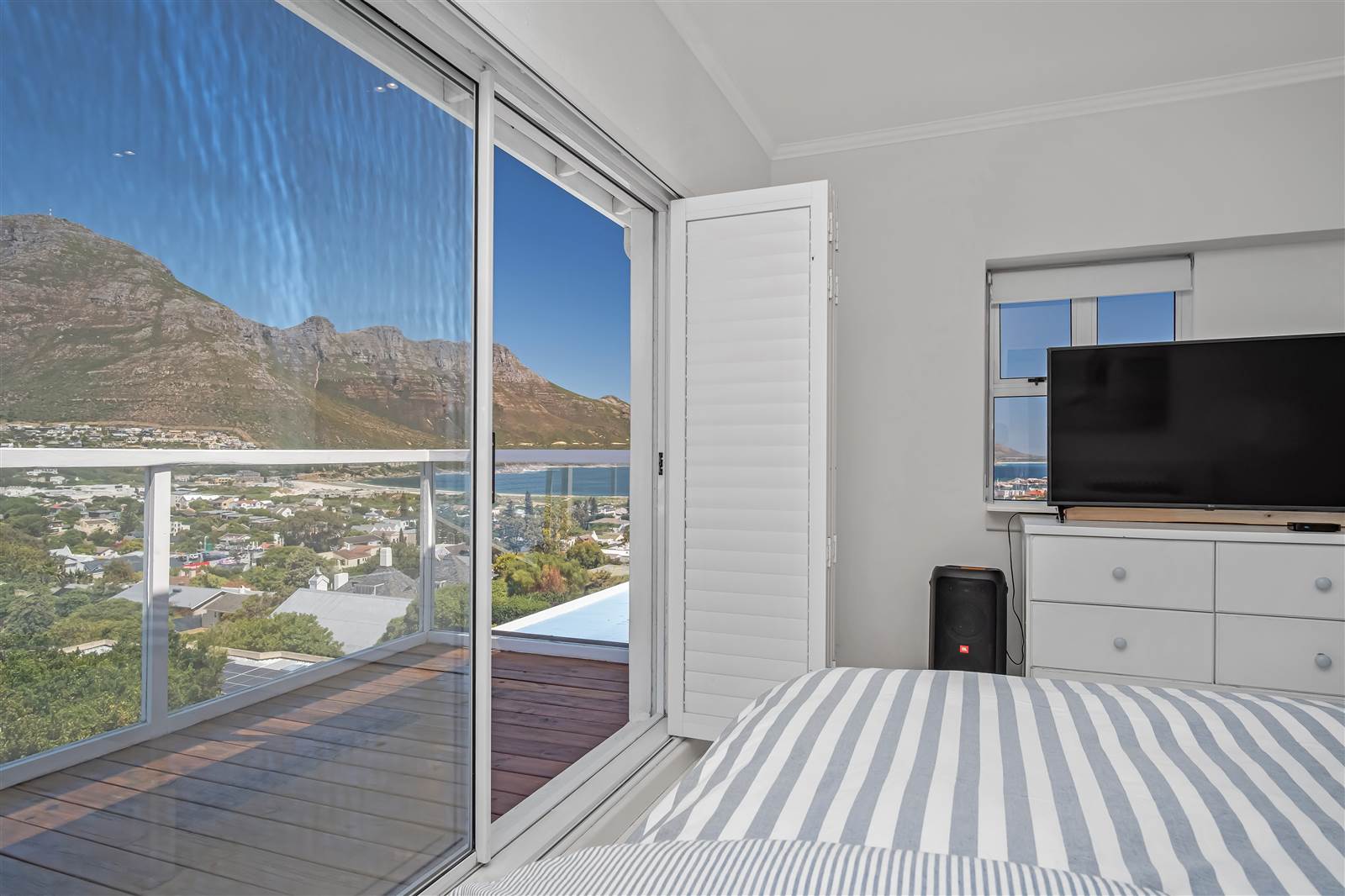 6 Bed House in Hout Bay and surrounds photo number 12