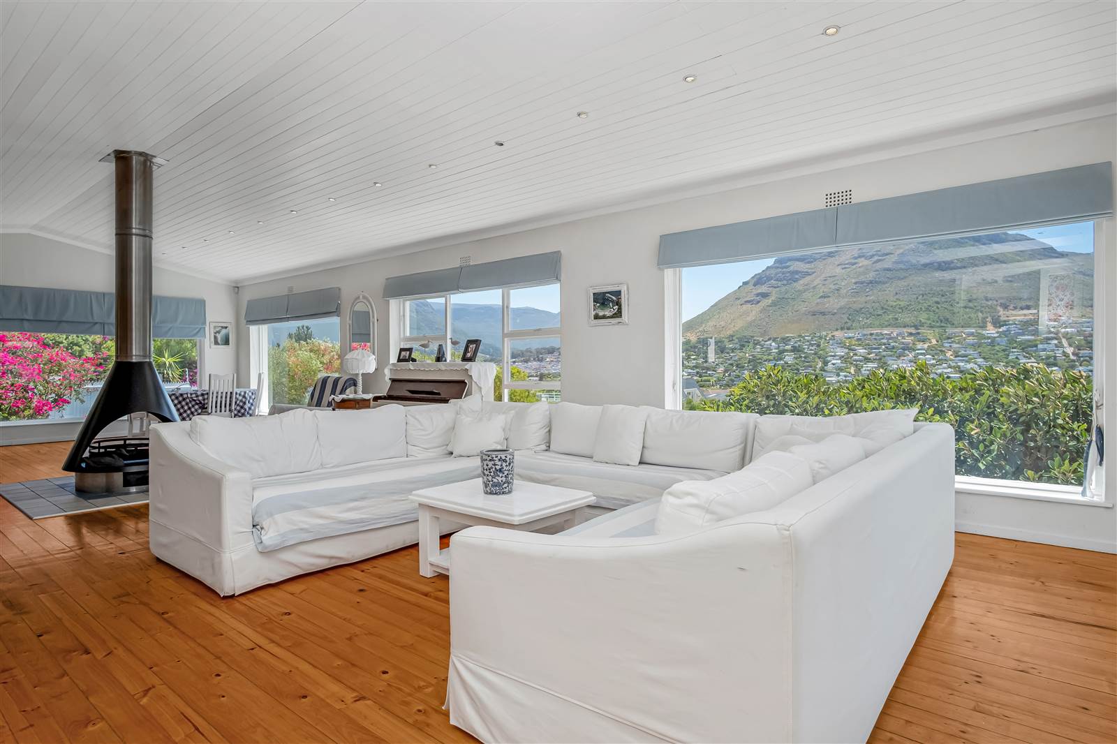 6 Bed House in Hout Bay and surrounds photo number 28