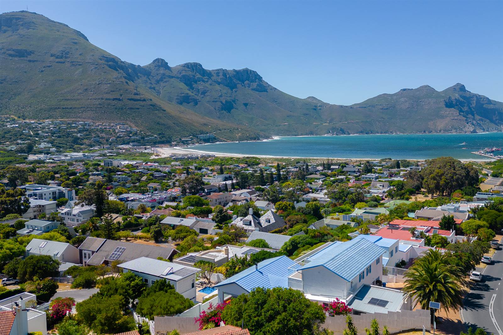 6 Bed House in Hout Bay and surrounds photo number 4