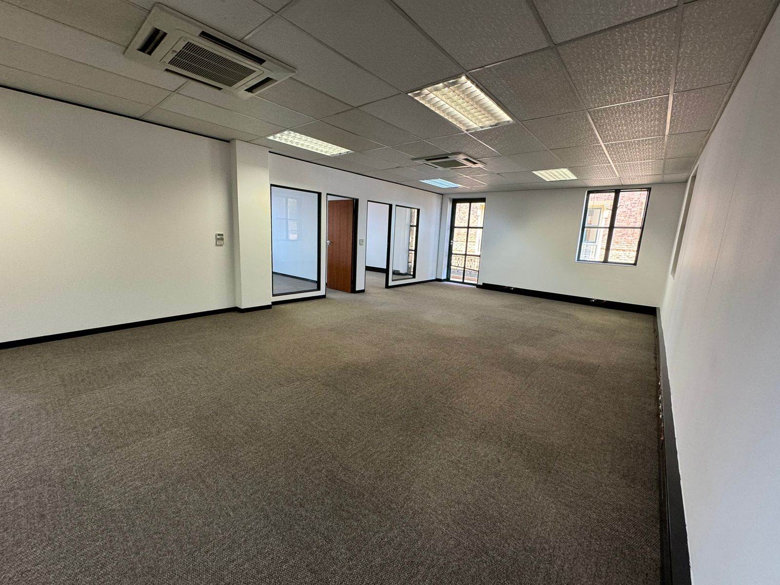 284  m² Commercial space in Morningside photo number 26