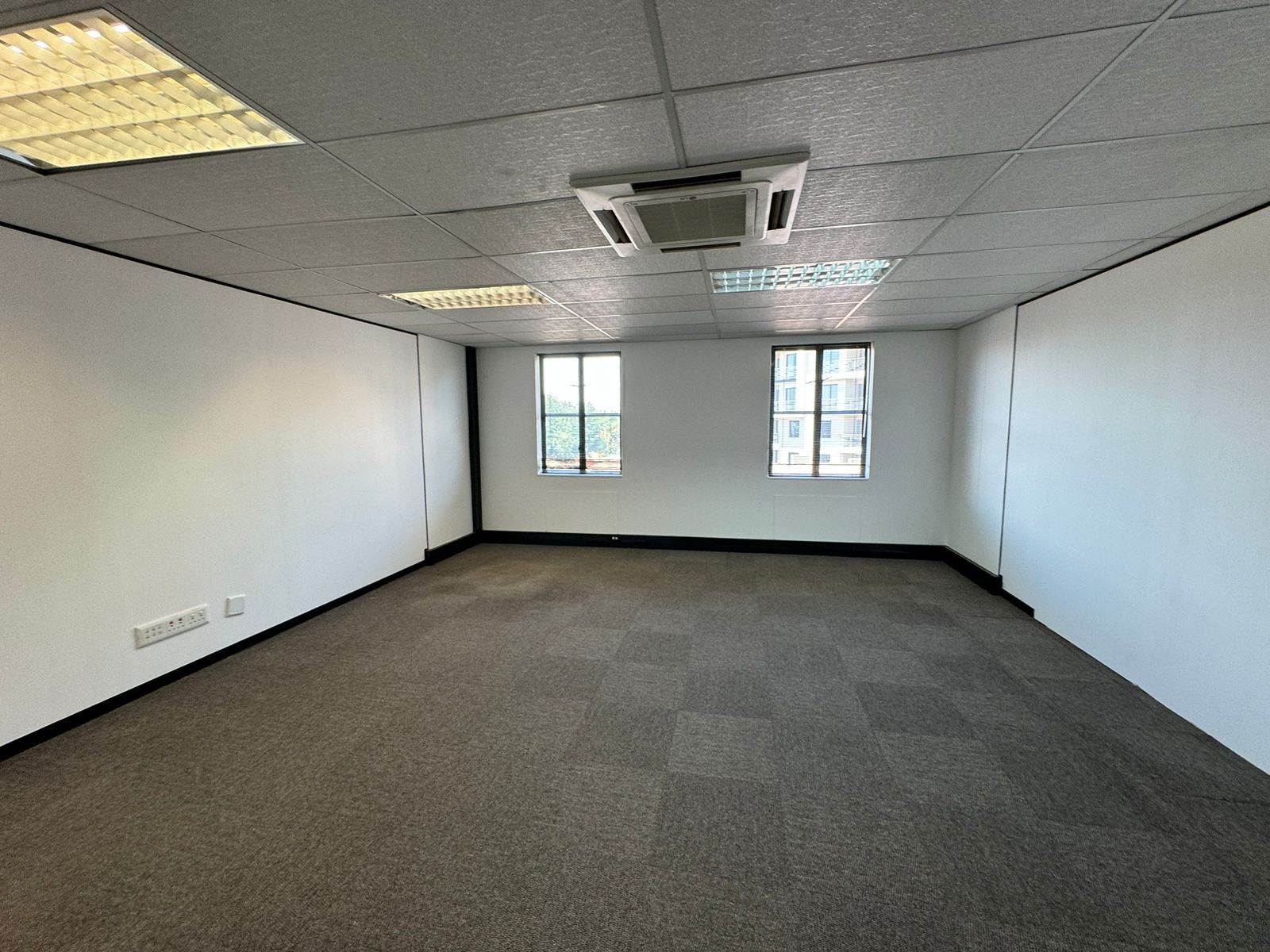 284  m² Commercial space in Morningside photo number 16