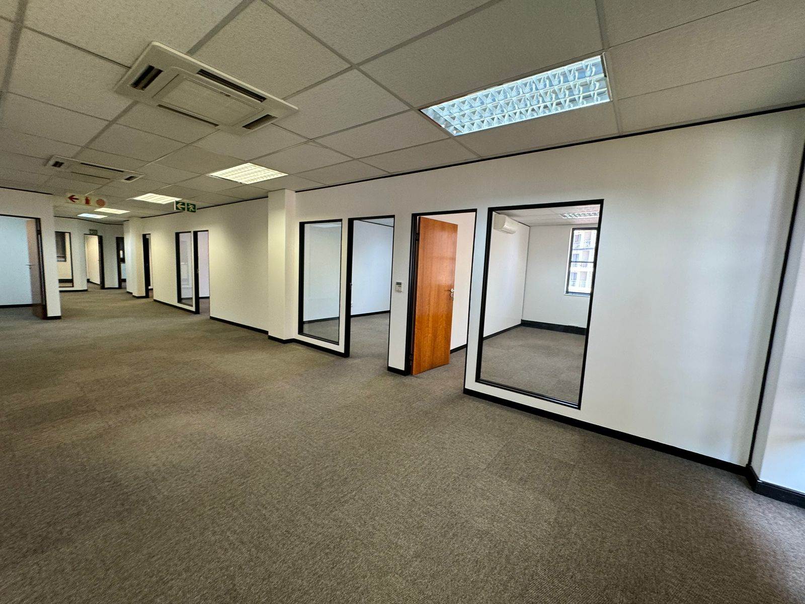 284  m² Commercial space in Morningside photo number 25