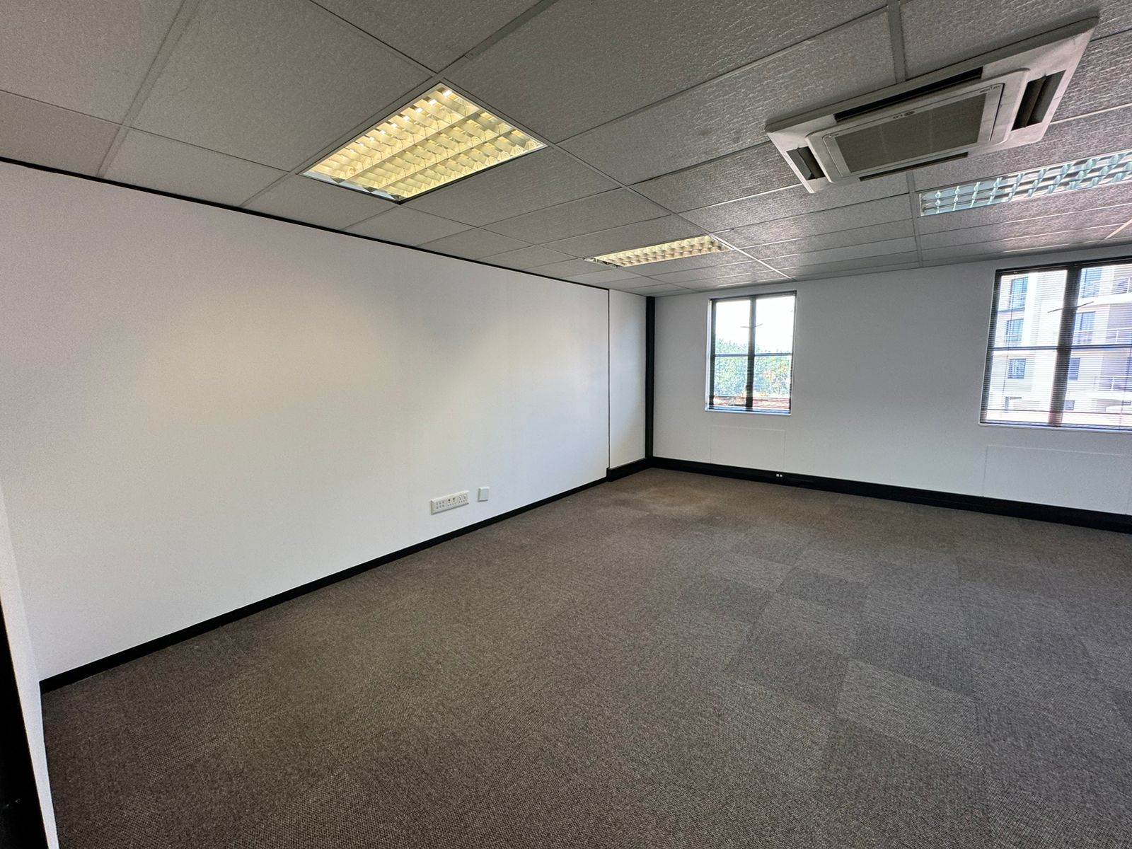 284  m² Commercial space in Morningside photo number 15
