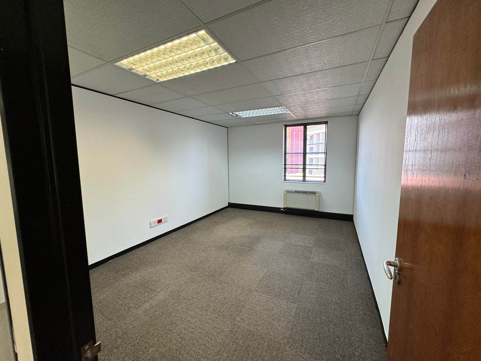 284  m² Commercial space in Morningside photo number 19