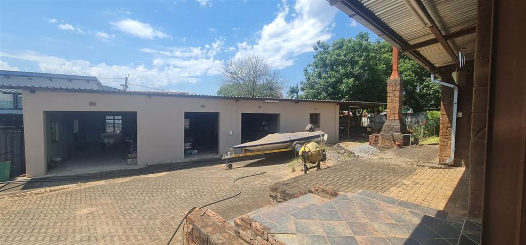 3 Bed House in Tzaneen photo number 30