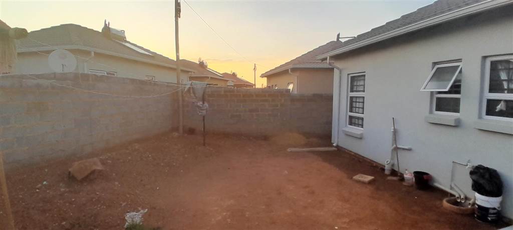 2 Bed House in Lehae photo number 10