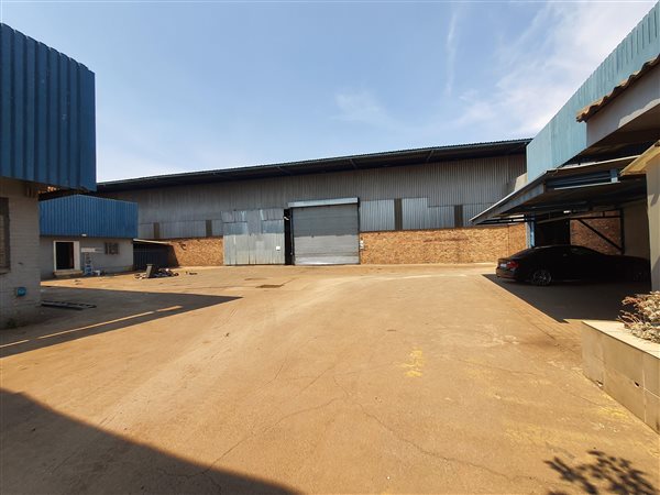 5 750  m² Industrial space