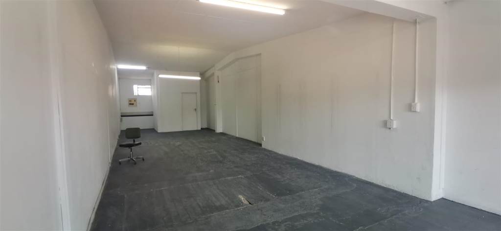 79  m² Commercial space in Northcliff photo number 4